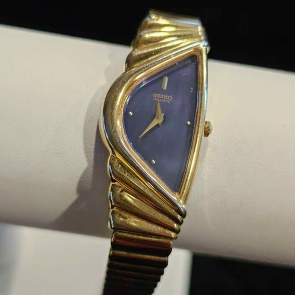 Preloved Ladies vintage Seiko half moon watch